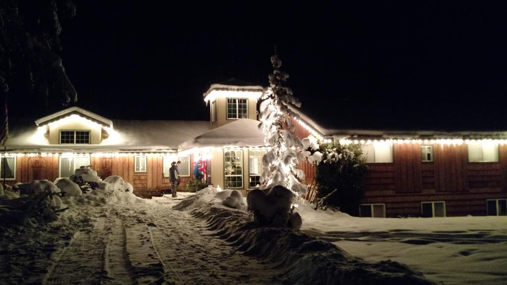 Mulvehill Creek Wilderness Inn And Wedding Chapel Revelstoke Bagian luar foto