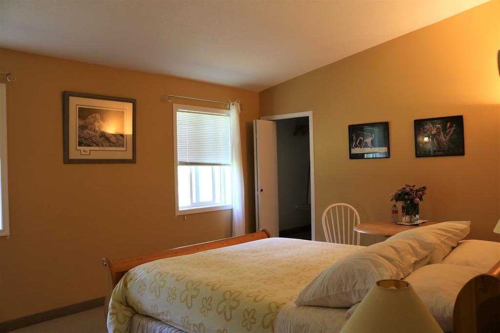 Mulvehill Creek Wilderness Inn And Wedding Chapel Revelstoke Bagian luar foto