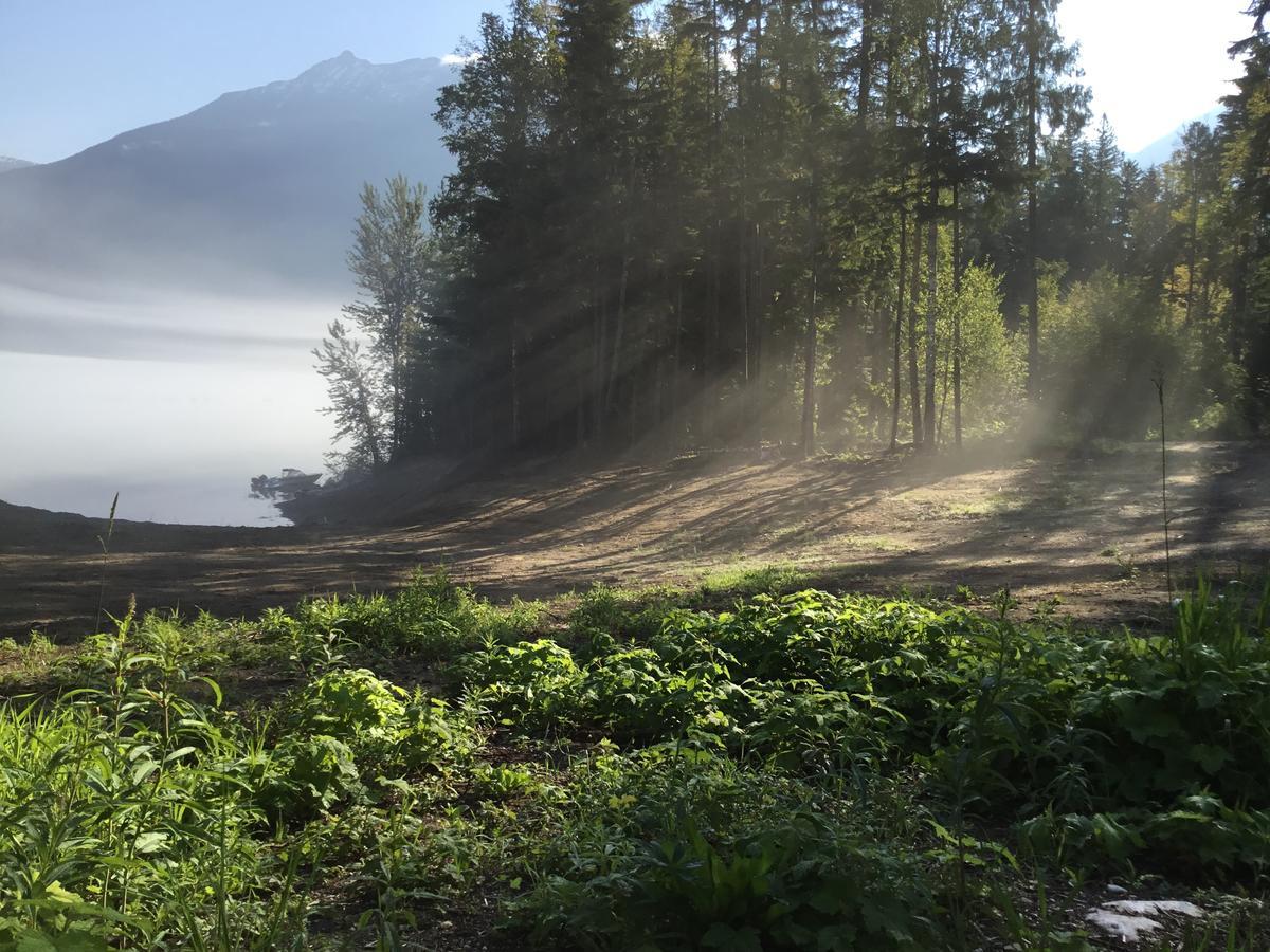 Mulvehill Creek Wilderness Inn And Wedding Chapel Revelstoke Bagian luar foto