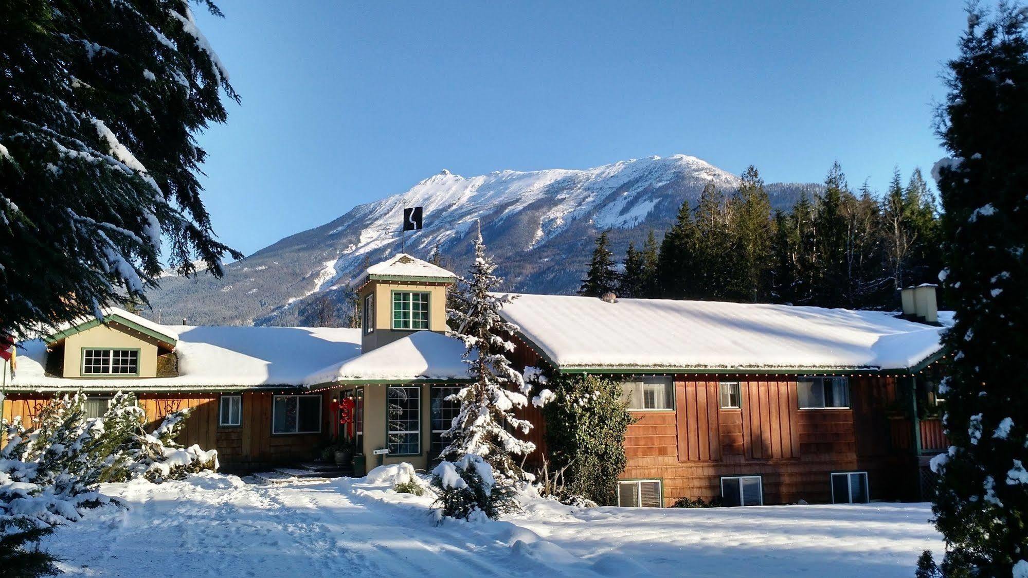 Mulvehill Creek Wilderness Inn And Wedding Chapel Revelstoke Bagian luar foto