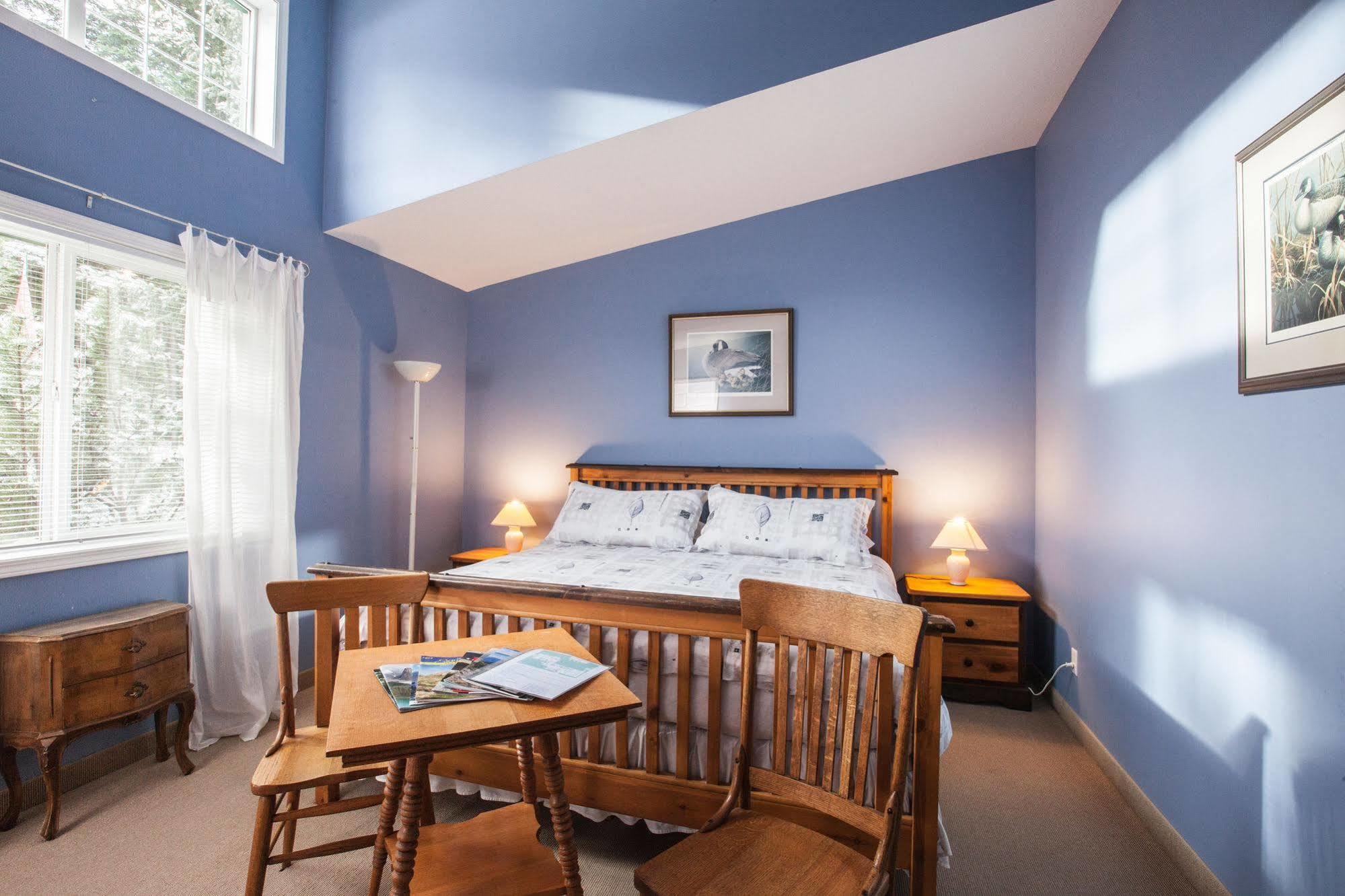 Mulvehill Creek Wilderness Inn And Wedding Chapel Revelstoke Bagian luar foto