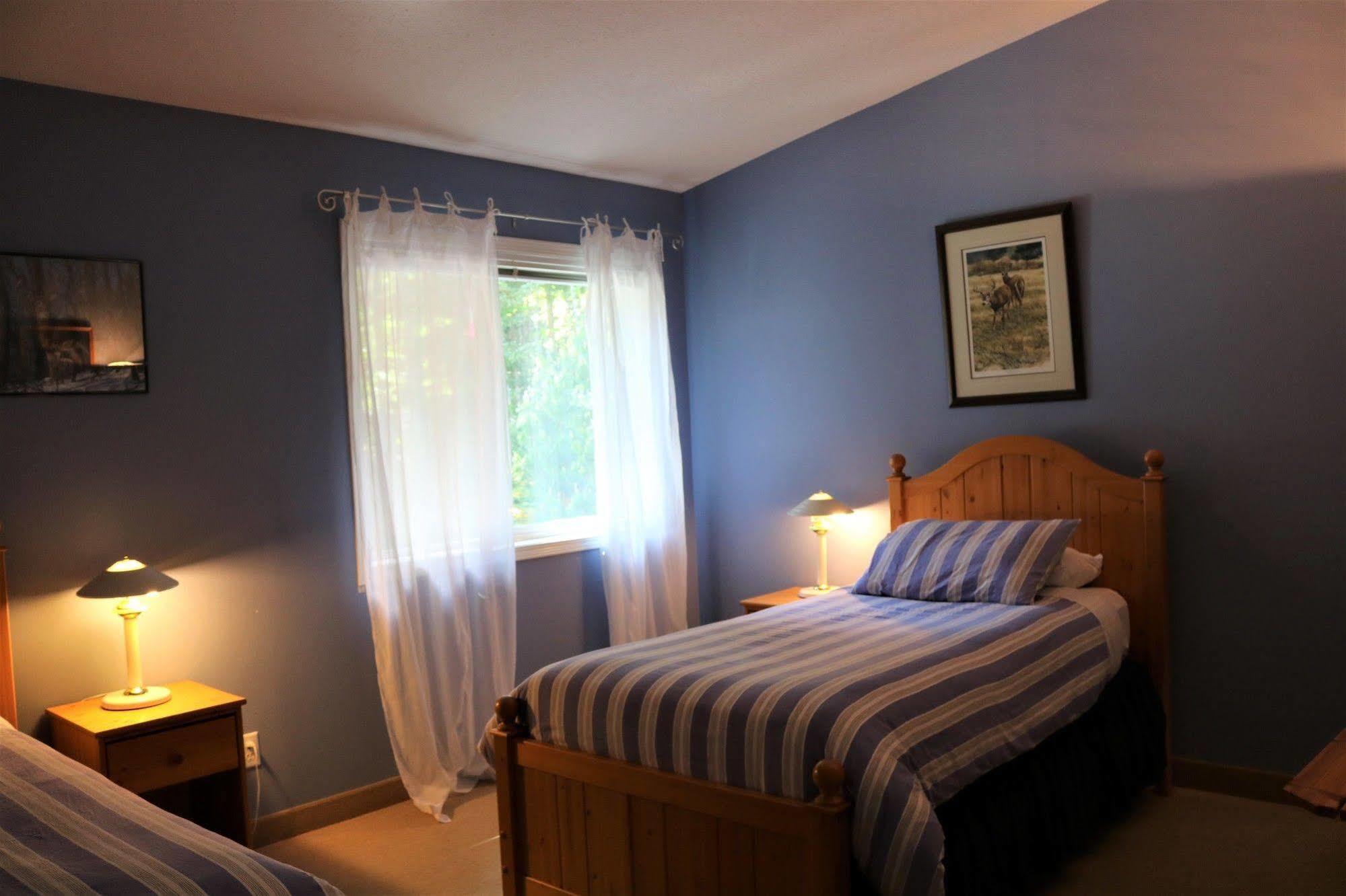 Mulvehill Creek Wilderness Inn And Wedding Chapel Revelstoke Bagian luar foto