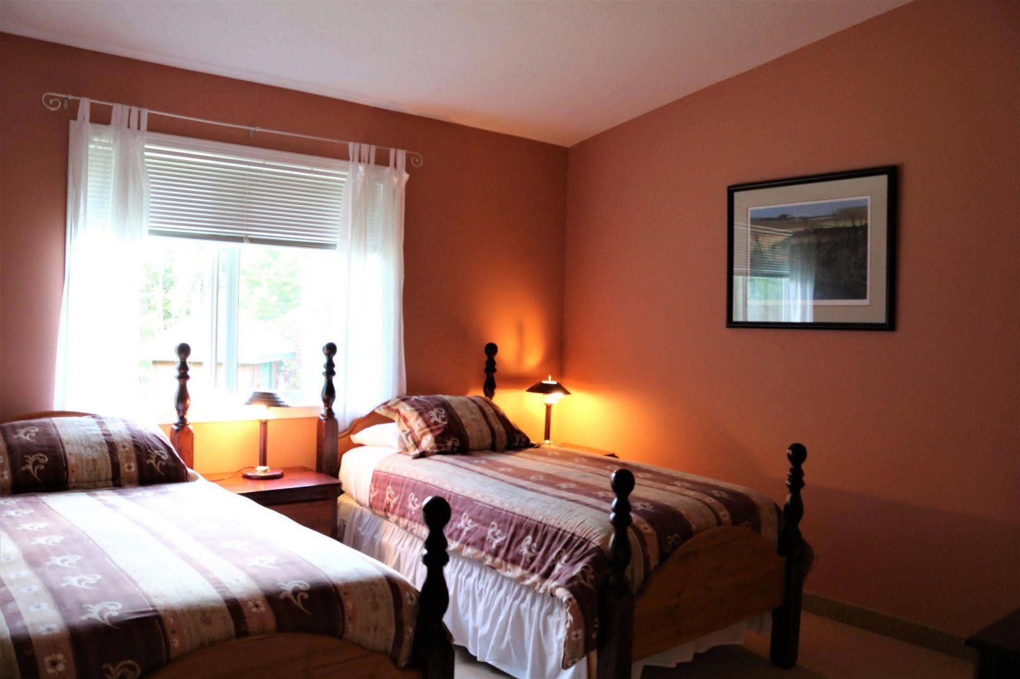 Mulvehill Creek Wilderness Inn And Wedding Chapel Revelstoke Bagian luar foto