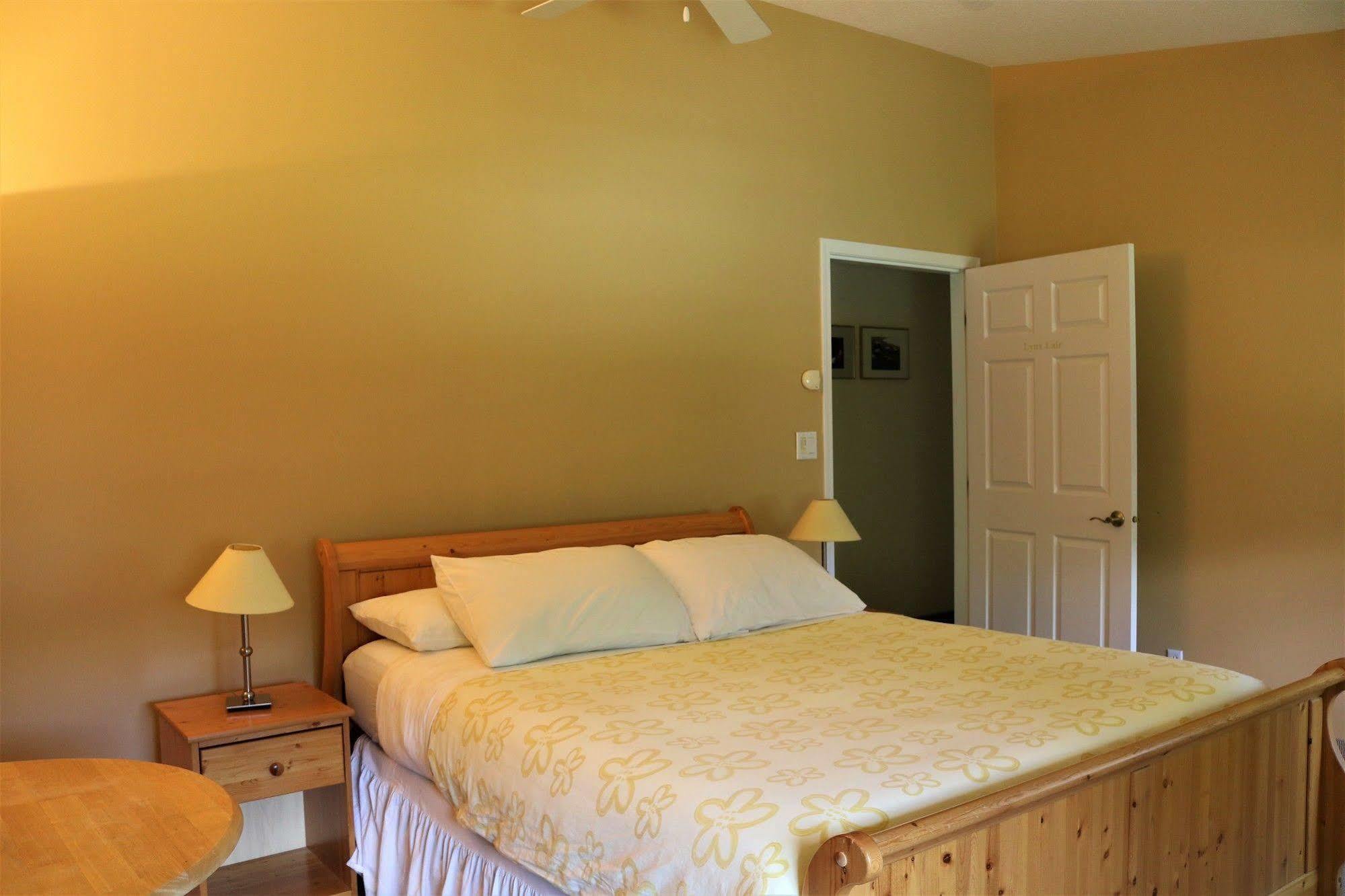 Mulvehill Creek Wilderness Inn And Wedding Chapel Revelstoke Bagian luar foto